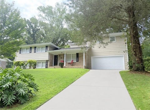Homes For Sale - 927 Magna Carta Drive<br/> Atlanta, GA 30318