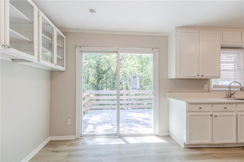 Photo of 927 Magna Carta Drive NW, Atlanta, GA 30318 (MLS # 7840967)