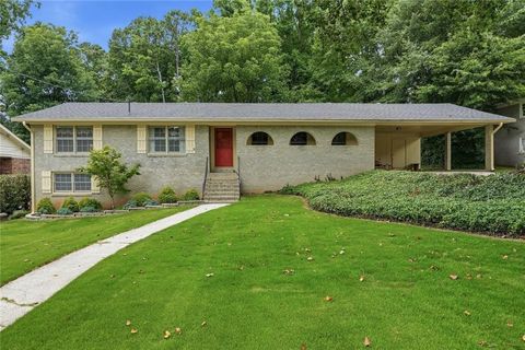 Homes For Sale - 252 Angla Drive<br/> Smyrna, GA 30082