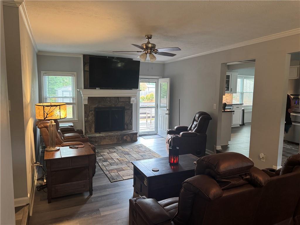 2298 Hillbriar Drive, Buford, Georgia image 10