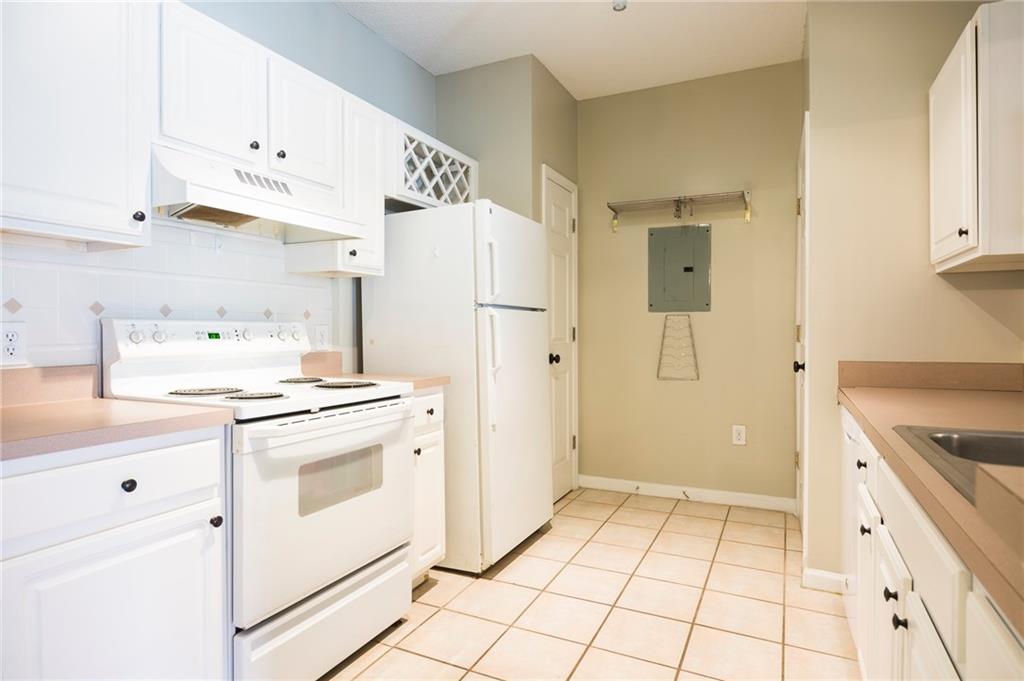 955 Juniper Street NE 3228