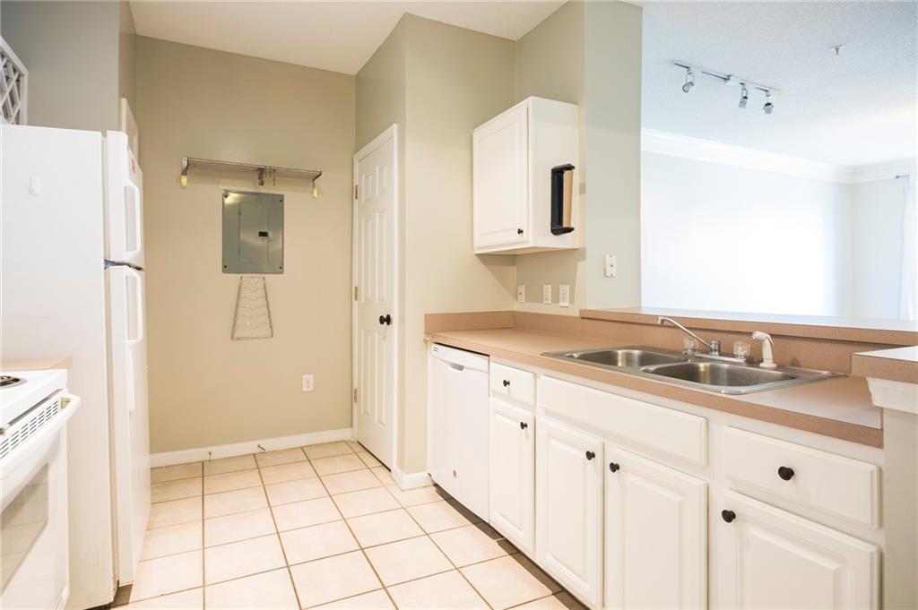955 Juniper Street NE 3228