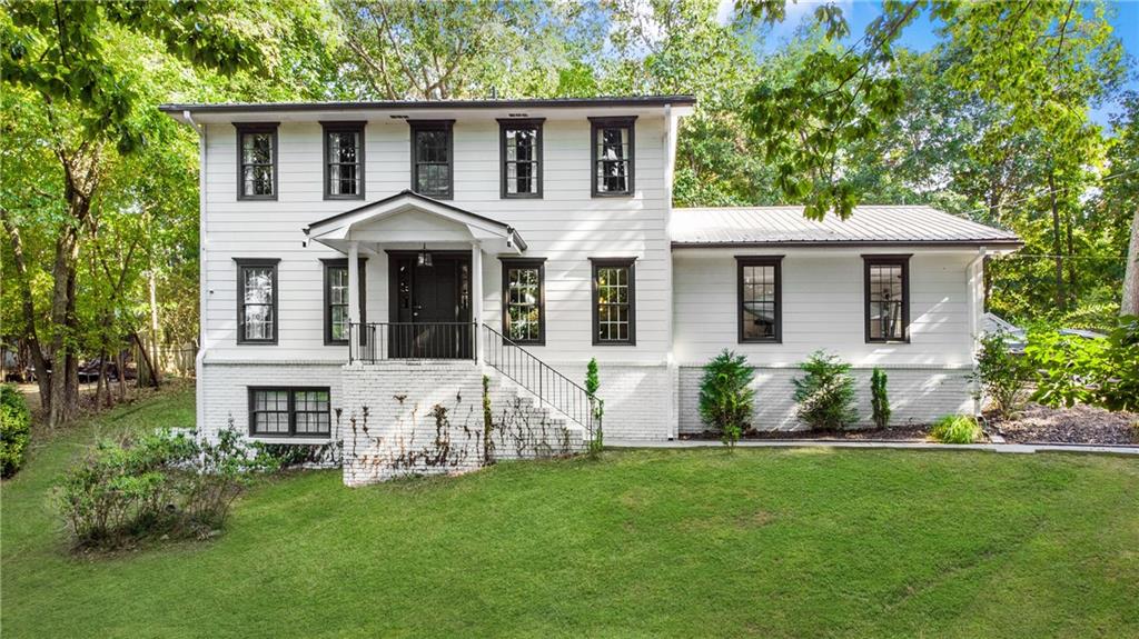 813 Lakeshore Drive