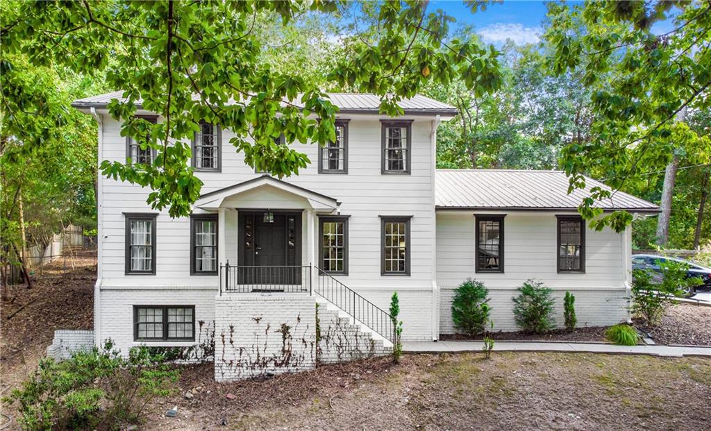 813 Lakeshore Drive
