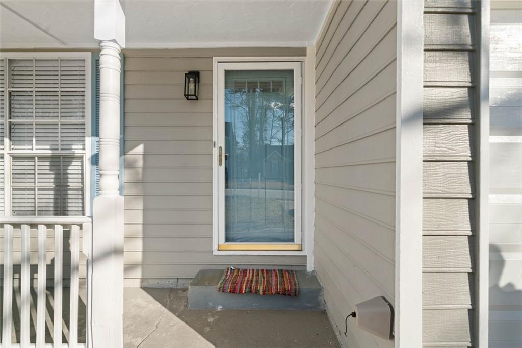 826 Shore Drive, Lithonia, Georgia image 3