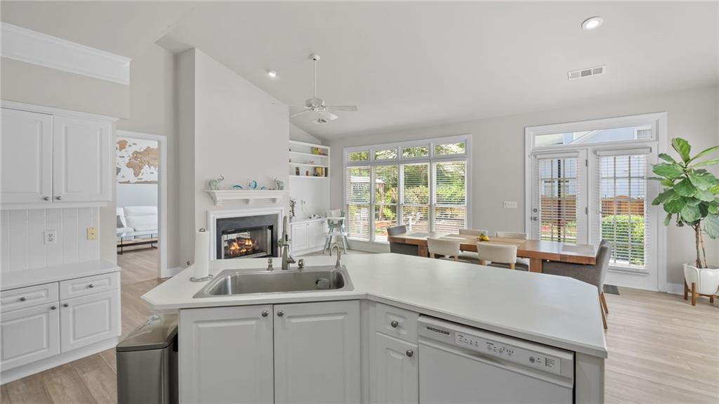 300 Craighead Drive, Sandy Springs, Georgia image 12