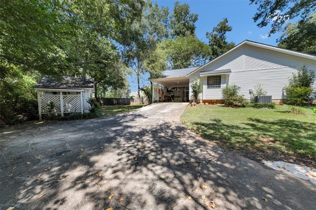 226 N Wesleyan Circle N