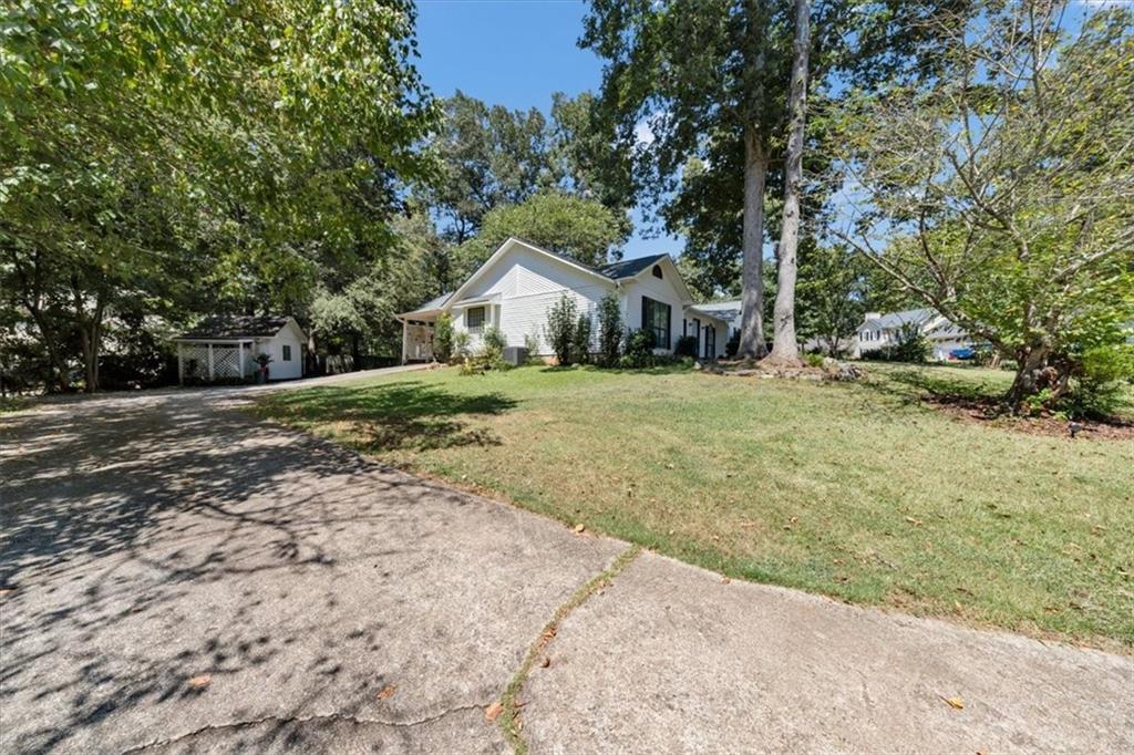226 N Wesleyan Circle N
