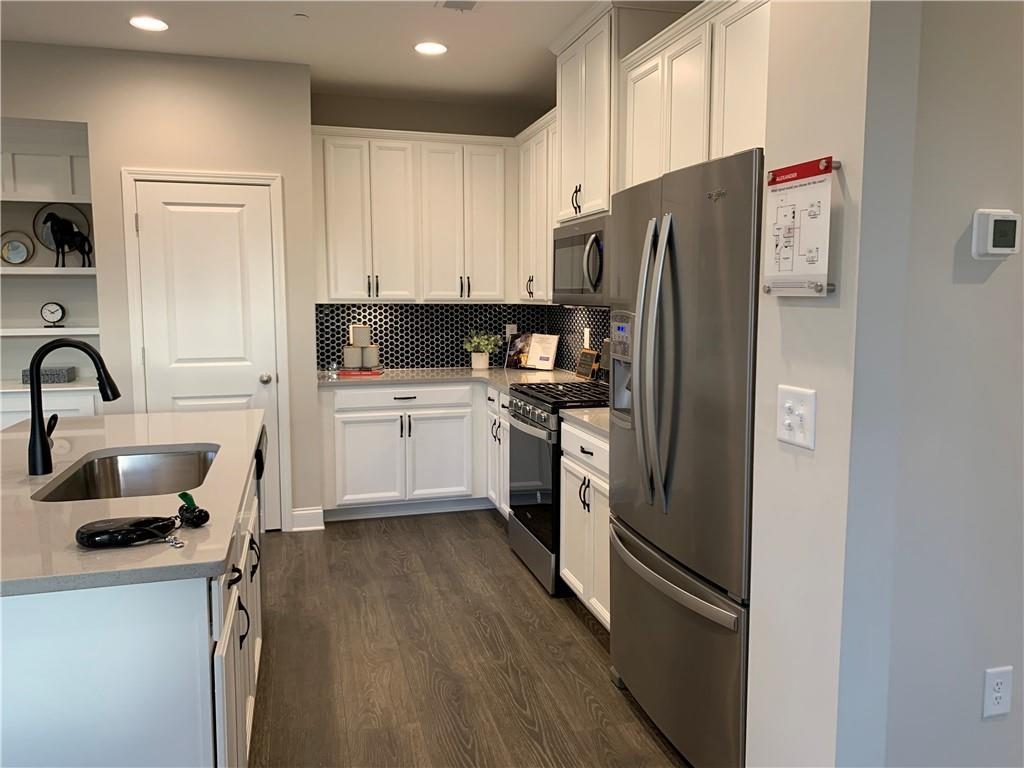 Addison Point - Residential
