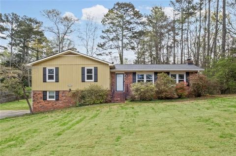 Homes For Sale - 2942 Cynthia Court<br/> Marietta, GA 30062