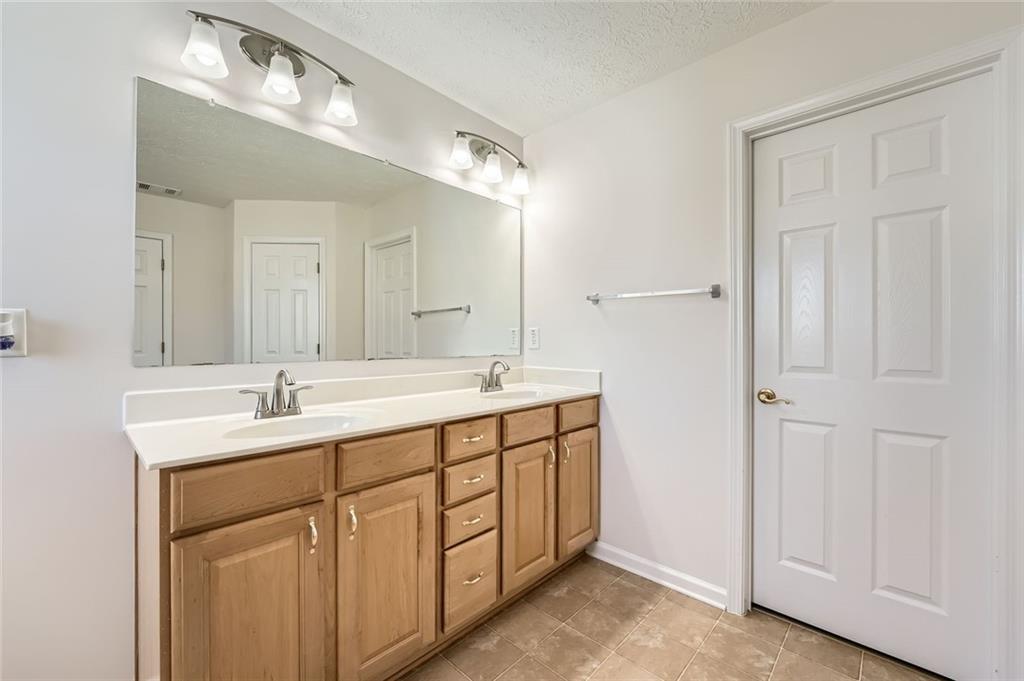 4157 Medlock Woods Drive, Snellville, Georgia image 20
