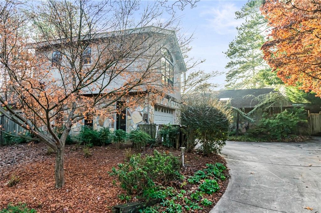 1845 Branch Valley Drive, Roswell, Georgia image 2