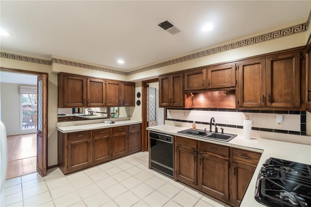 1845 Branch Valley Drive, Roswell, Georgia image 12