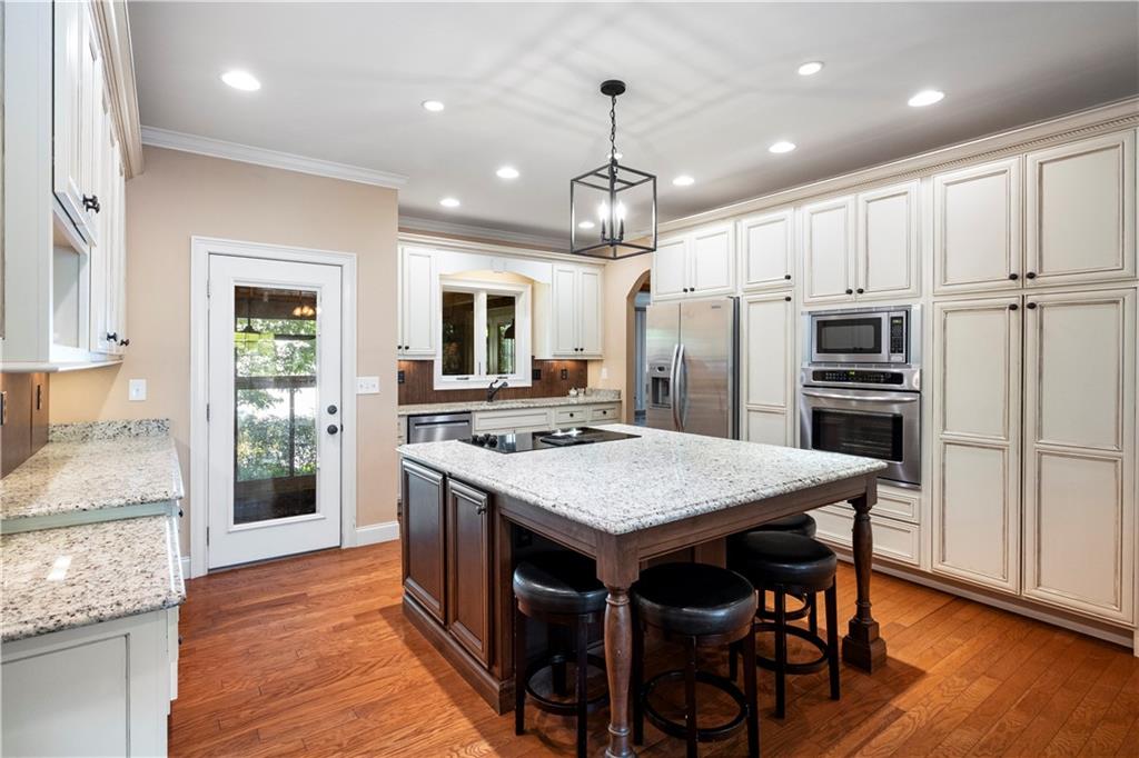 512 Williamsburg Drive