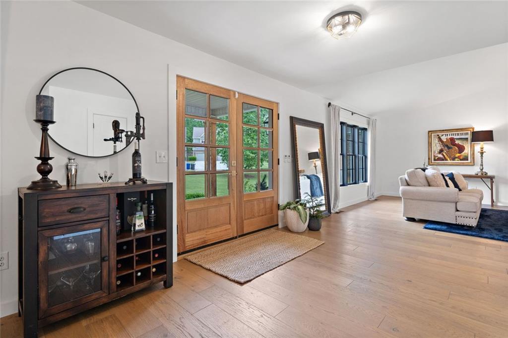 1435 Willis Lake Drive, Kennesaw, Georgia image 6