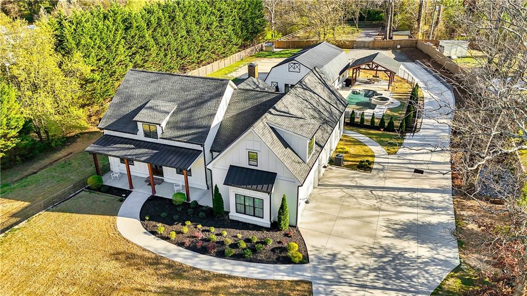 5241 Moon Road