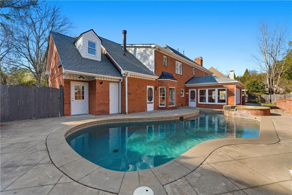 2903 Ashebrooke Drive NE