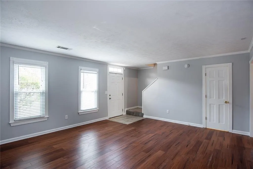 Lilburn, Georgia 30047, United States, 2 Bedrooms Bedrooms, ,3 BathroomsBathrooms,Residential,Active,231622