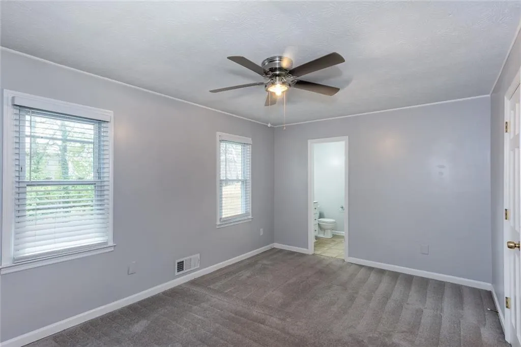 Lilburn, Georgia 30047, United States, 2 Bedrooms Bedrooms, ,3 BathroomsBathrooms,Residential,Active,231622