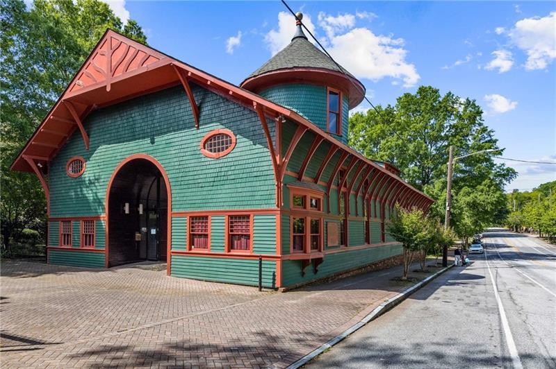 330 McGill Place - Residential