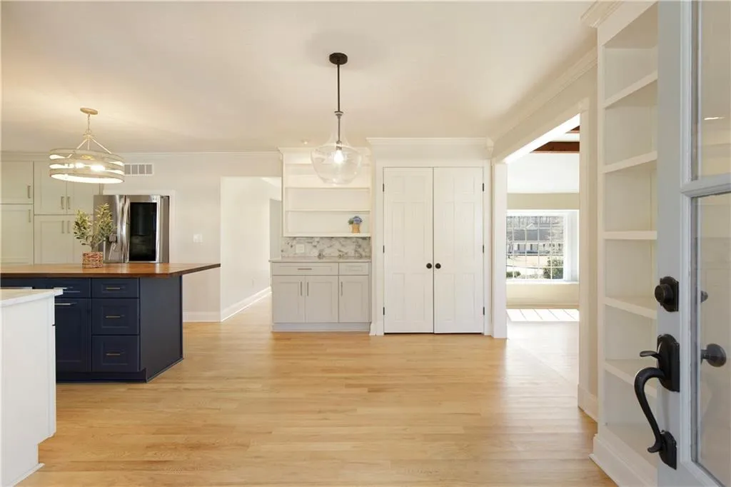 Roswell, Georgia 30076, United States, 4 Bedrooms Bedrooms, ,4 BathroomsBathrooms,Residential,Pending,4621