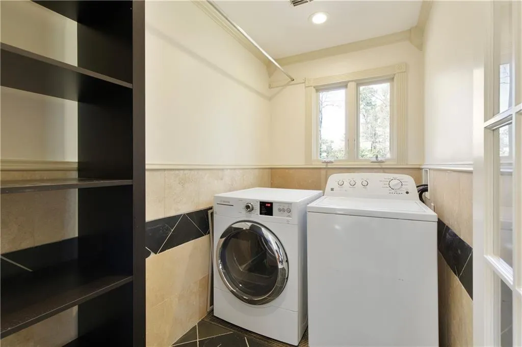 Roswell, Georgia 30076, United States, 4 Bedrooms Bedrooms, ,4 BathroomsBathrooms,Residential,Pending,4621