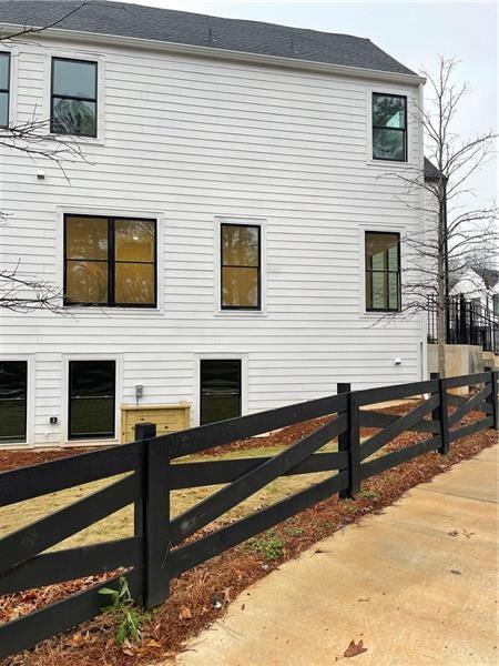 WESTOWN - Residential Lease