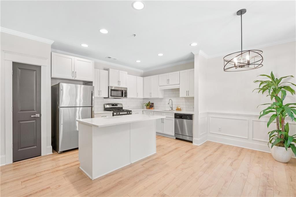 625 Piedmont Avenue NE 105