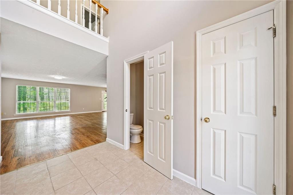 610 Durham Ridge Drive, Lilburn, Georgia image 7