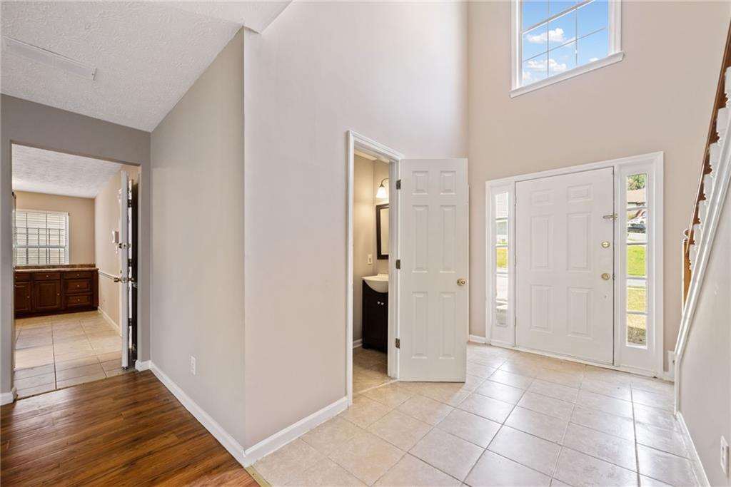 610 Durham Ridge Drive, Lilburn, Georgia image 6