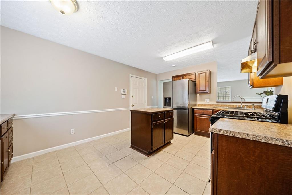 610 Durham Ridge Drive, Lilburn, Georgia image 19