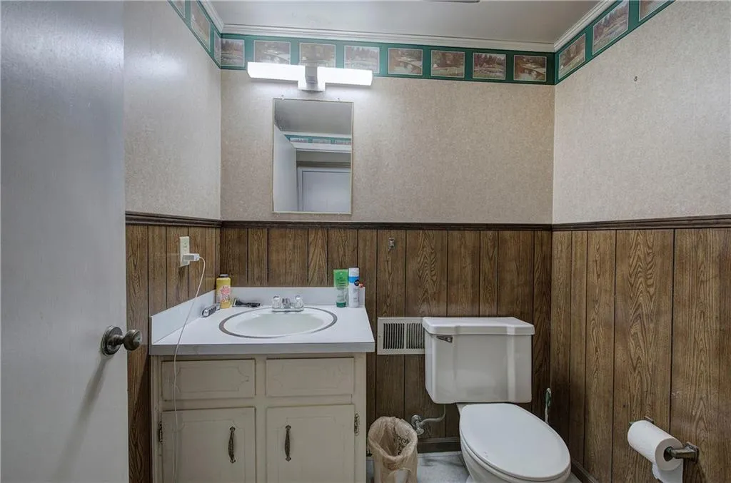 Marietta, Georgia 30068, United States, 4 Bedrooms Bedrooms, ,3 BathroomsBathrooms,Residential,Active,23859