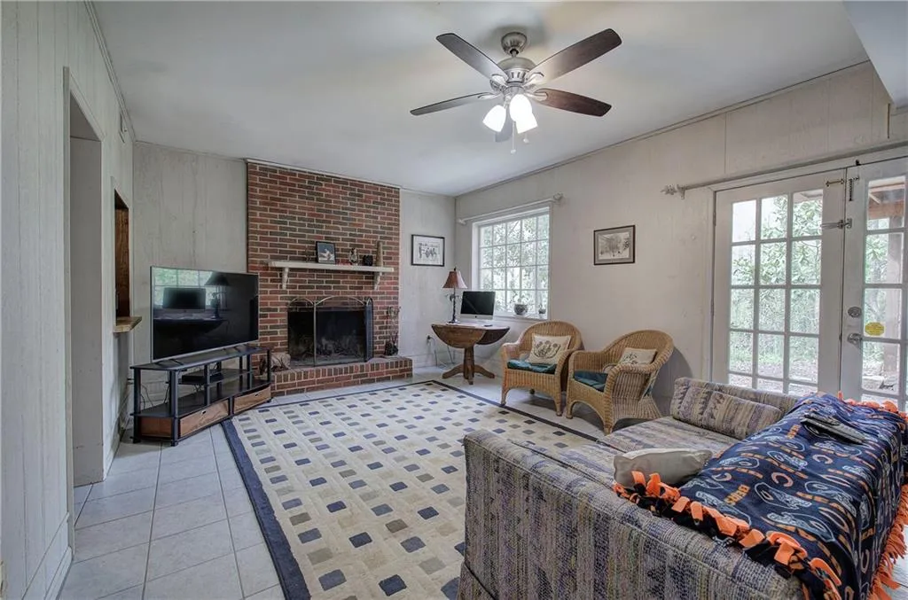 Marietta, Georgia 30068, United States, 4 Bedrooms Bedrooms, ,3 BathroomsBathrooms,Residential,Active,23859