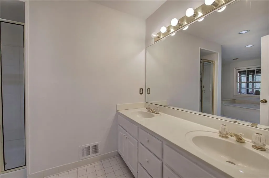 Marietta, Georgia 30068, United States, 4 Bedrooms Bedrooms, ,3 BathroomsBathrooms,Residential,Active,23859