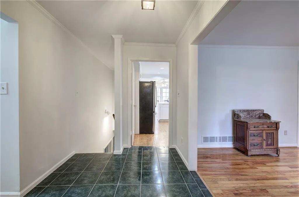 Marietta, Georgia 30068, United States, 4 Bedrooms Bedrooms, ,3 BathroomsBathrooms,Residential,Active,23859