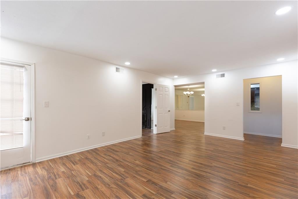 6851 Roswell Road B15
