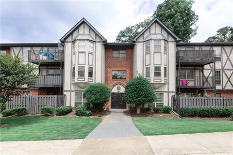 Townhouse For Sale - 6851 Roswell Road #B15<br/> Atlanta, GA 30328