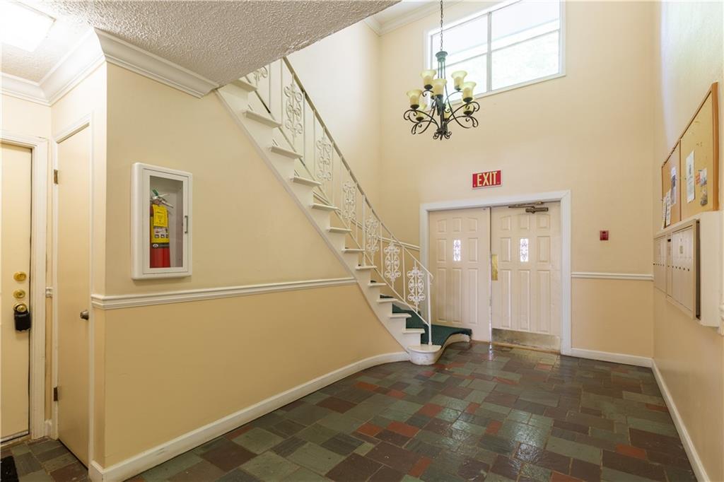 6851 Roswell Road B15