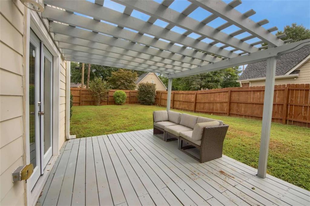 1850 Lakewood Terrace