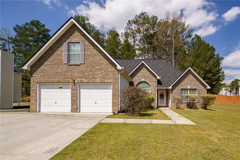 Homes For Sale - 6869 Fireside Lane<br/> Fulton County, Atlanta, GA 30349