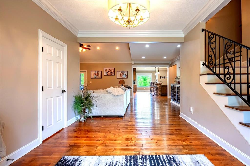 4895 CHEROKEE Drive