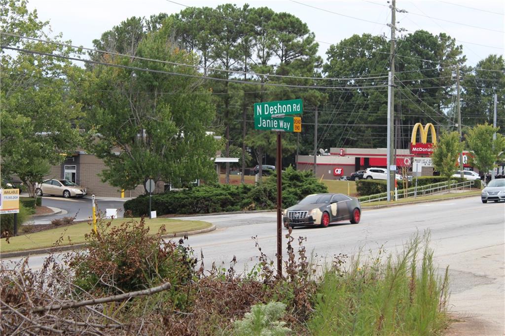 433 N Deshon Road, Stone Mountain, Georgia image 3