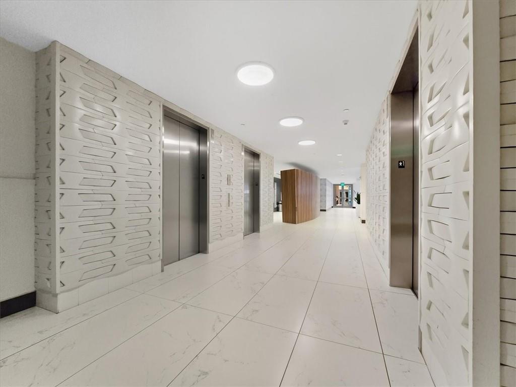 923 Peachtree Street NE 1221