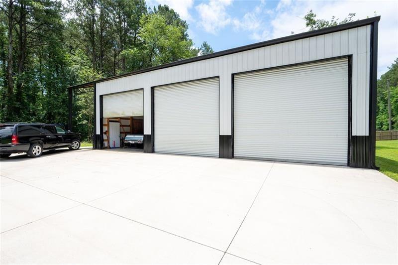 76 VAUGHN Road NE