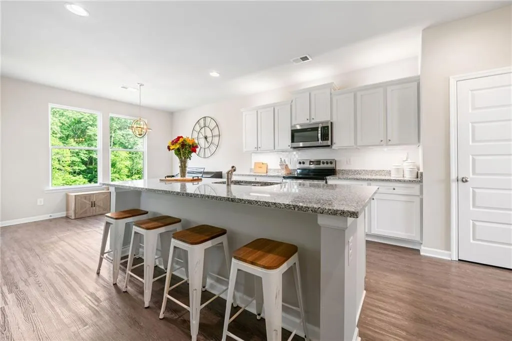 Cornelia, Georgia 30531, United States, 4 Bedrooms Bedrooms, ,3 BathroomsBathrooms,Residential,Active,131760