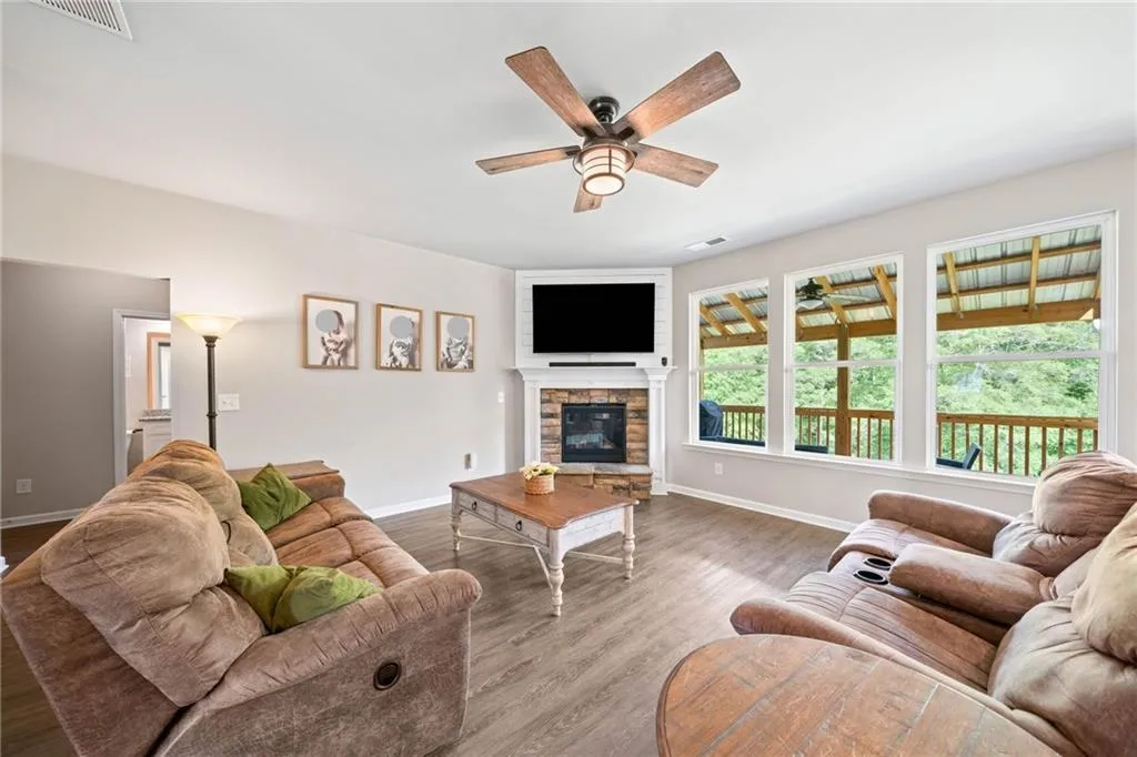 Cornelia, Georgia 30531, United States, 4 Bedrooms Bedrooms, ,3 BathroomsBathrooms,Residential,Active,131760