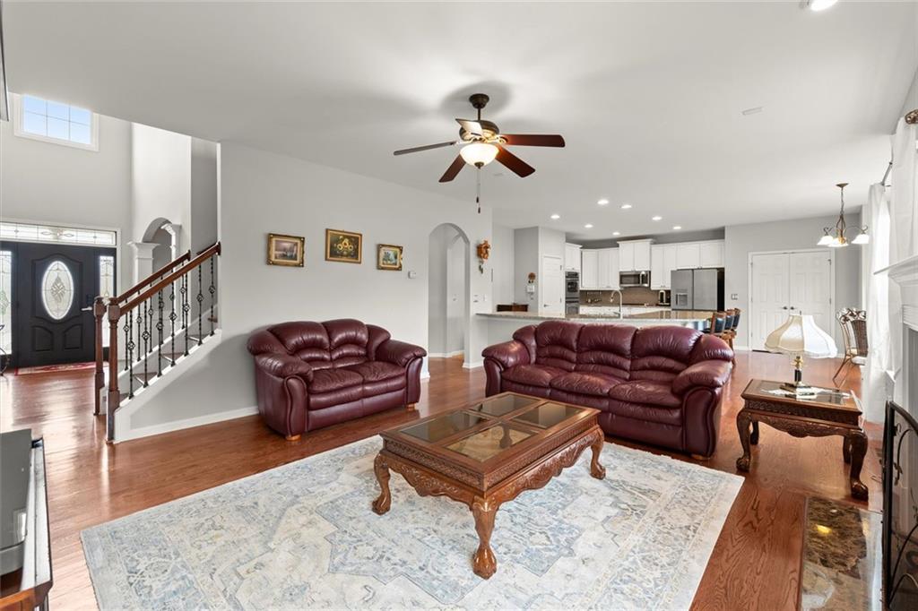 4605 Heathcliff Way, Cumming, Georgia image 9