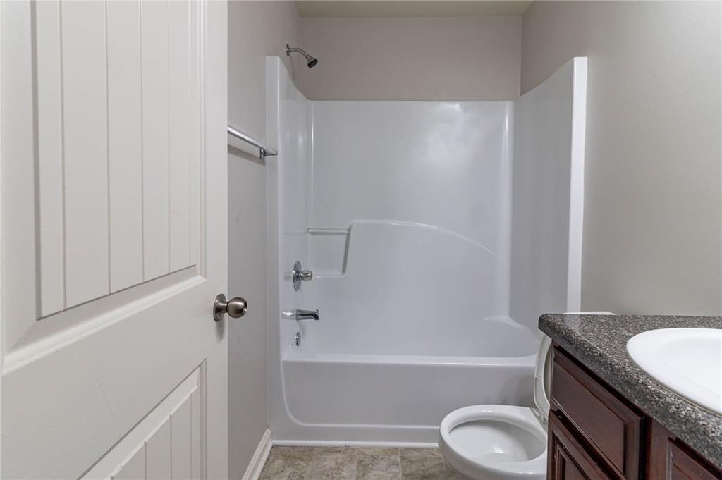 204 Saintvry Path, Atlanta, Georgia image 32