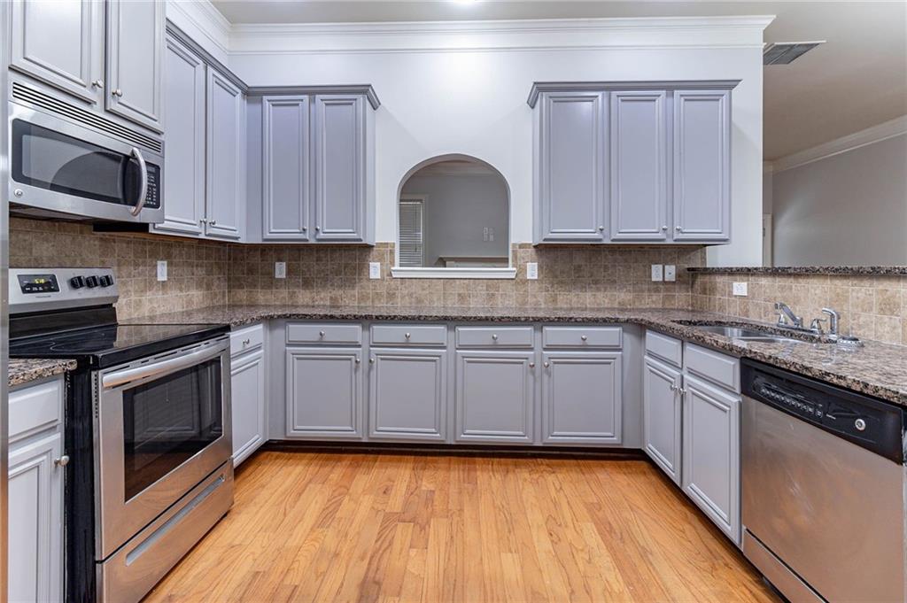 204 Saintvry Path, Atlanta, Georgia image 7