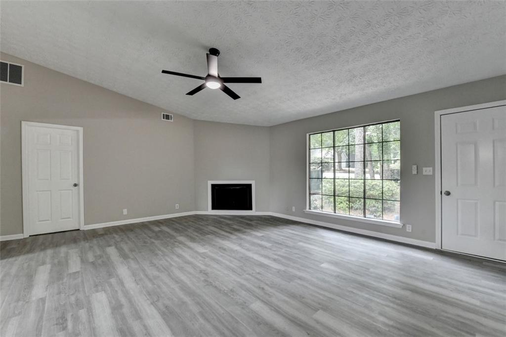 396 Independence Drive, Jonesboro, Georgia image 4